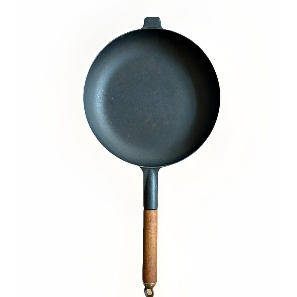 Vintage Le Creuset 26 Cast Iron Skillet Pan Black Satin Enamel Wooden Handle